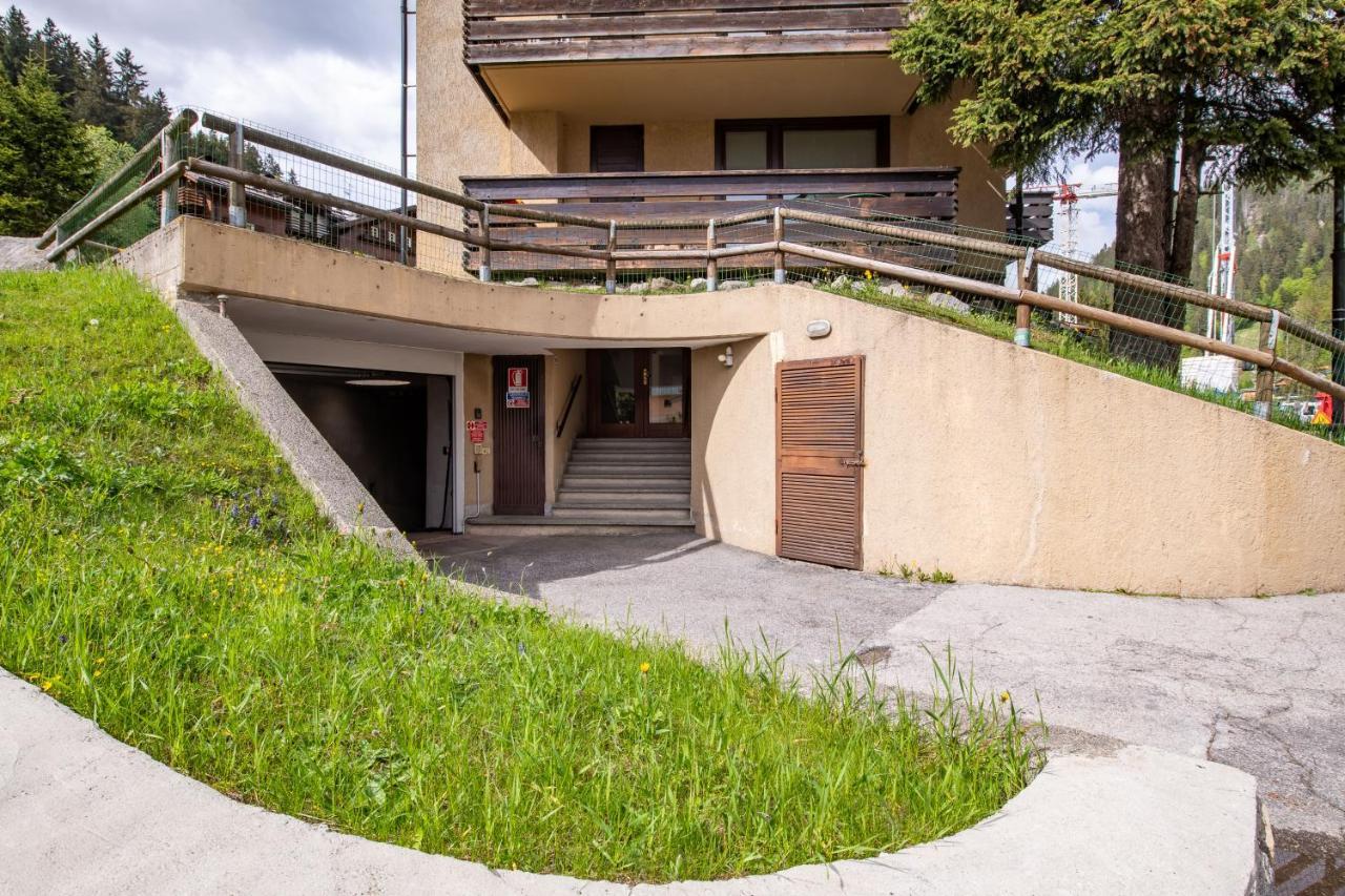 Apartment Center Madonna Di Campiglio Af Exteriör bild